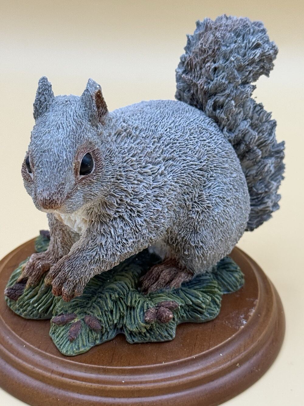 Stratford Collection Squirrel Figurine 01055 Country Artists Wildlife Decor